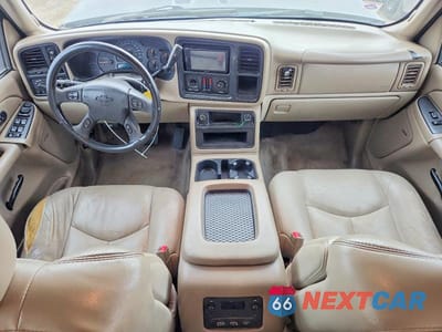 Zdjęcie 8 z 12 samochodu: 2004 CHEVROLET SUBURBAN K1500 VIN:1GNFK16Z44J203402 - miniatura