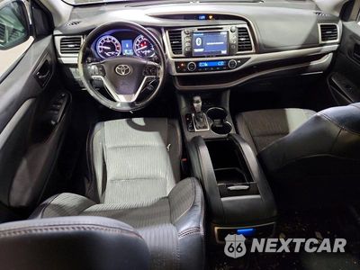 Zdjęcie 8 z 13 samochodu: 2016 TOYOTA HIGHLANDER LE PLUS VIN:5TDBKRFH1GS354170 - miniatura