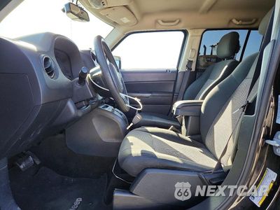Zdjęcie 7 z 13 samochodu: 2016 JEEP PATRIOT SPORT VIN:1C4NJPBB0GD679409 - miniatura