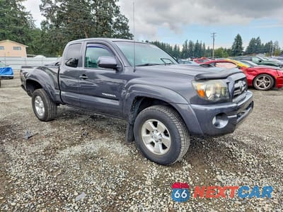 Czwarte zdjęcie samochodu z boku: 2010 TOYOTA TACOMA V6 VIN:5TEUU4EN2AZ728132 - miniatura