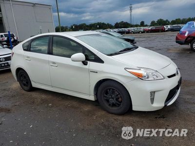 Czwarte zdjęcie samochodu z boku: 2015 TOYOTA PRIUS THREE VIN:JTDKN3DU7F0425197 - miniatura
