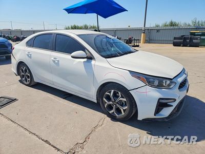 Czwarte zdjęcie samochodu z boku: 2020 KIA FORTE LXS VIN:3KPF24AD7LE249677 - miniatura