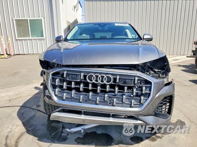Piąte zdjęcie samochodu w środku: 2026 AUDI Q8 PREMIUM PLUS VIN:WA1BVBF15TD033895 - miniatura