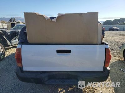 Zdjęcie 6 z 12 samochodu: 2015 TOYOTA TACOMA BASE VIN:5TFTX4CN1FX049604 - miniatura