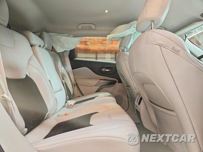 Zdjęcie 11 z 13 samochodu: 2020 JEEP CHEROKEE LATITUDE PLUS VIN:1C4PJMLB7LD643765 - miniatura