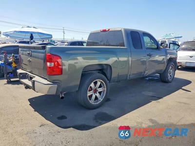Trzecie zdjęcie samochodu z tyłu: 2011 CHEVROLET SILVERADO C1500 LS VIN:1GCRCREA8BZ452815 - miniatura