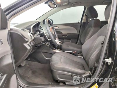 Zdjęcie 7 z 12 samochodu: 2017 CHEVROLET SONIC LT VIN:1G1JD5SHXH4140966 - miniatura