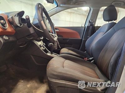 Zdjęcie 7 z 12 samochodu: 2014 CHEVROLET SONIC LT VIN:1G1JC5SG1E4101303 - miniatura
