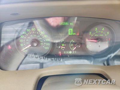 Zdjęcie 9 z 12 samochodu: 2006 MERCURY GRAND MARQUIS LS VIN:2MEFM75V86X636265 - miniatura
