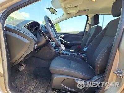 Zdjęcie 7 z 12 samochodu: 2016 FORD FOCUS SE VIN:1FADP3F20GL308615 - miniatura