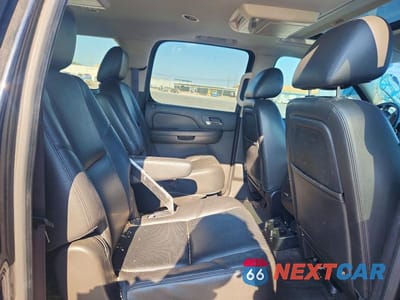 Zdjęcie 11 z 13 samochodu: 2013 CHEVROLET SUBURBAN C1500 LTZ VIN:1GNSCKE00DR149179 - miniatura