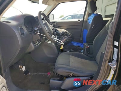 Zdjęcie 7 z 13 samochodu: 2016 JEEP PATRIOT SPORT VIN:1C4NJRBBXGD500305 - miniatura
