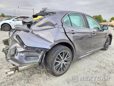 Trzecie zdjęcie samochodu z tyłu: 2024 TOYOTA CAMRY SE VIN:4T1G11AK1RU851419 - miniatura