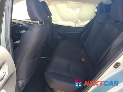 Zdjęcie 10 z 12 samochodu: 2018 TOYOTA PRIUS THREE VIN:JTDKARFU0J3547239 - miniatura
