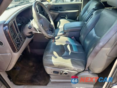 Zdjęcie 7 z 13 samochodu: 2006 GMC YUKON XL DENALI VIN:1GKFK66U36J175836 - miniatura