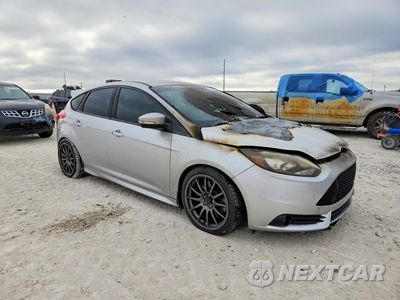 Czwarte zdjęcie samochodu z boku: 2014 FORD FOCUS ST VIN:1FADP3L96EL168228 - miniatura