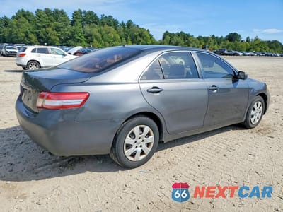 Trzecie zdjęcie samochodu z tyłu: 2010 TOYOTA CAMRY LE VIN:4T4BF3EK8AR002108 - miniatura