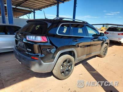 Trzecie zdjęcie samochodu z tyłu: 2019 JEEP CHEROKEE LATITUDE VIN:1C4PJLCB9KD475037 - miniatura