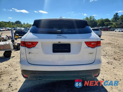 Zdjęcie 6 z 13 samochodu: 2019 JAGUAR F-PACE VIN:SADCS2FX4KA364933 - miniatura