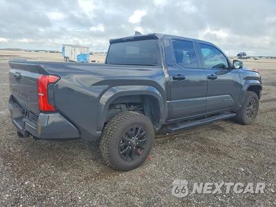 Trzecie zdjęcie samochodu z tyłu: 2025 TOYOTA TACOMA SR5 VIN:3TMKB5FNXSM038533 - miniatura