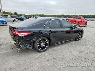 Trzecie zdjęcie samochodu z tyłu: 2020 TOYOTA CAMRY SE VIN:4T1G11AK0LU383593 - miniatura
