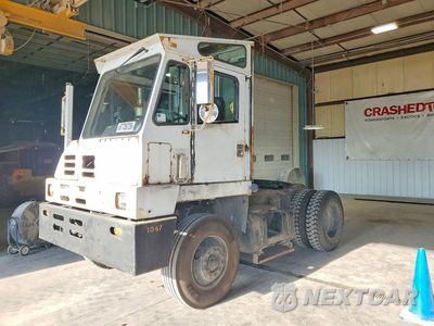 2003 CAPACITY OF TEXAS TJ5000 YARD TRUCK 4LMBB21113L013864 - główne zdjęcie licytacji z USA - miniatura