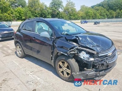 Czwarte zdjęcie samochodu z boku: 2015 CHEVROLET TRAX 1LT VIN:3GNCJRSB9FL193362 - miniatura