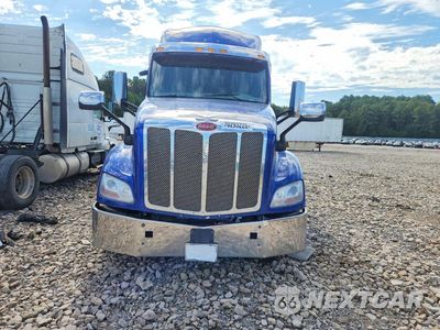 Piąte zdjęcie samochodu w środku: 2019 PETERBILT 579 SEMI TRUCK VIN:1XPBDP9X0KD601649 - miniatura