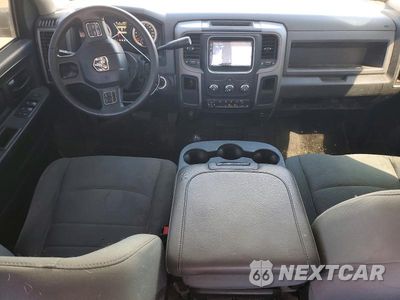 Zdjęcie 8 z 12 samochodu: 2017 RAM 2500 ST VIN:3C6UR5CL6HG624426 - miniatura