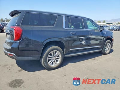 Trzecie zdjęcie samochodu z tyłu: 2022 GMC YUKON XL C1500 SLT VIN:1GKS1GKD1NR168588 - miniatura