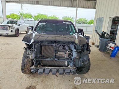 Piąte zdjęcie samochodu w środku: 2020 TOYOTA TACOMA SR5 V6 VIN:3TMAZ5CN0LM129937 - miniatura