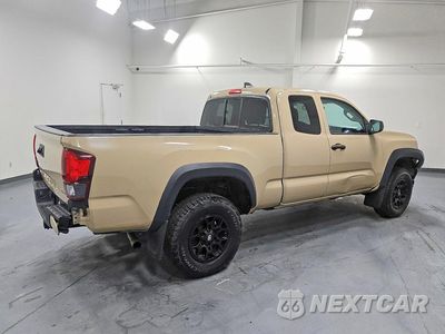 Trzecie zdjęcie samochodu z tyłu: 2020 TOYOTA TACOMA SR V6 VIN:3TYSZ5AN2LT002201 - miniatura