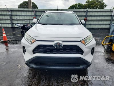 Piąte zdjęcie samochodu w środku: 2020 TOYOTA RAV4 XLE PREMIUM VIN:2T3C1RFV2LC042818 - miniatura