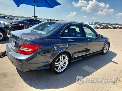 Trzecie zdjęcie samochodu z tyłu: 2013 MERCEDES-BENZ C 250 VIN:WDDGF4HB2DR265973 - miniatura