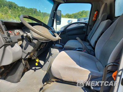 Zdjęcie 7 z 14 samochodu: 2019 ISUZU NPR HD BOX TRUCK VIN:54DC4W1B4KS803496 - miniatura