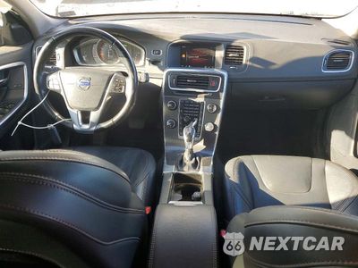 Zdjęcie 8 z 12 samochodu: 2016 VOLVO V60 CROSS COUNTRY PREMIER VIN:YV4612HKXG1003448 - miniatura