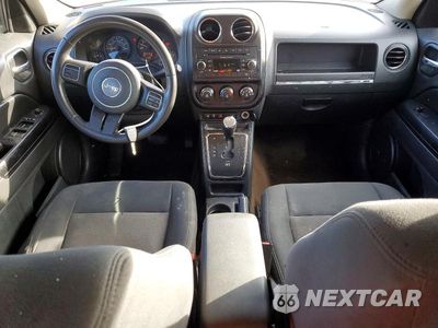 Zdjęcie 8 z 13 samochodu: 2014 JEEP PATRIOT LATITUDE VIN:1C4NJRFB8ED716922 - miniatura