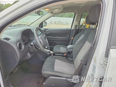 Zdjęcie 7 z 13 samochodu: 2015 JEEP COMPASS SPORT VIN:1C4NJDBB8FD438825 - miniatura