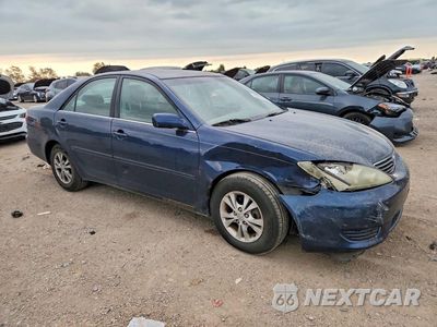 Czwarte zdjęcie samochodu z boku: 2005 TOYOTA CAMRY LE V6 VIN:4T1BF32K25U109594 - miniatura