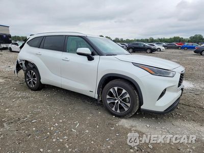 Czwarte zdjęcie samochodu z boku: 2023 TOYOTA HIGHLANDER HYBRID XLE VIN:5TDKBRCH7PS581786 - miniatura