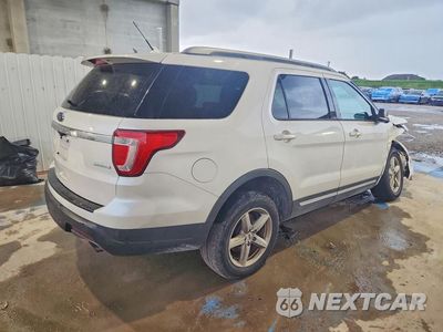 Trzecie zdjęcie samochodu z tyłu: 2019 FORD EXPLORER XLT VIN:1FM5K7DH2KGA58366 - miniatura
