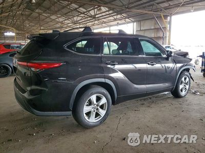 Trzecie zdjęcie samochodu z tyłu: 2022 TOYOTA HIGHLANDER LE VIN:5TDZZRAH1NS120934 - miniatura