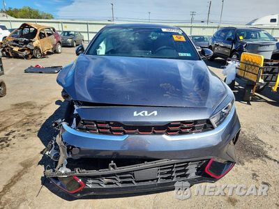 Piąte zdjęcie samochodu w środku: 2023 KIA FORTE GT LINE VIN:3KPF54AD4PE613342 - miniatura