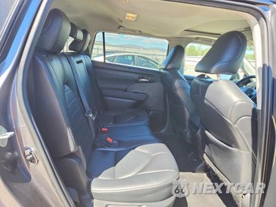 Zdjęcie 11 z 13 samochodu: 2022 TOYOTA HIGHLANDER XLE VIN:5TDHZRBH6NS589124 - miniatura