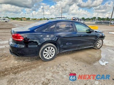 Trzecie zdjęcie samochodu z tyłu: 2013 VOLKSWAGEN PASSAT S VIN:1VWAP7A31DC085174 - miniatura