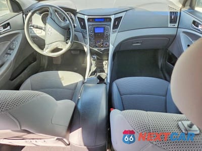 Zdjęcie 8 z 12 samochodu: 2011 HYUNDAI SONATA GLS VIN:5NPEB4AC9BH296111 - miniatura