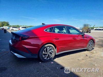 Trzecie zdjęcie samochodu z tyłu: 2026 HYUNDAI SONATA HYBRID BLUE VIN:KMHL24JJ6TA147553 - miniatura