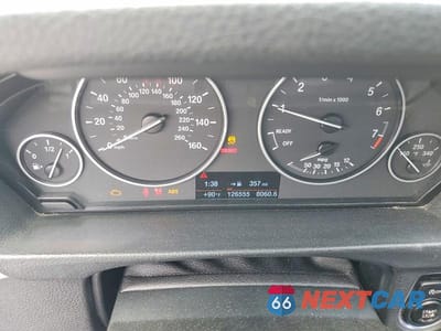 Zdjęcie 9 z 12 samochodu: 2014 BMW 320 I VIN:WBA3B1G57ENS80277 - miniatura