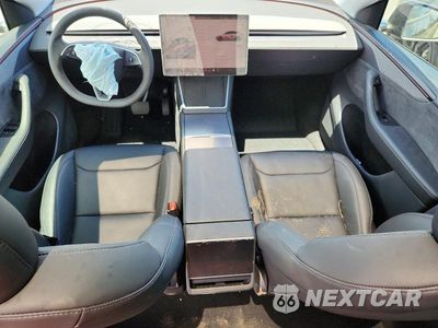 Zdjęcie 8 z 12 samochodu: 2026 TESLA MODEL Y VIN:7SAYGDED2TF429828 - miniatura