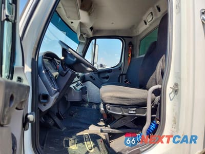 Zdjęcie 7 z 13 samochodu: 2015 FREIGHTLINER BUSINESS CLASS M2 BOX TRUCK VIN:3ALACWDT4FDGU9083 - miniatura